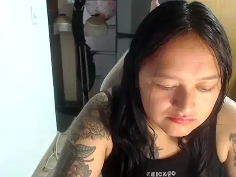 Alana bigasss online show from November 2025 01:43:01 PM