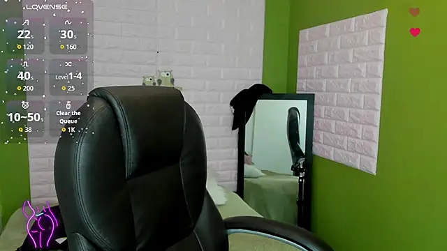 tommy cherry  online show from November 2025 03:56:01 PM