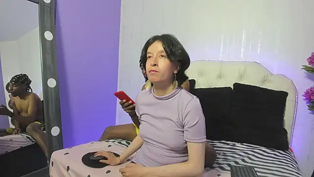 CoralAndOcean  online show from December 2025 06:01:02 PM