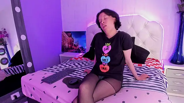 CoralAndOcean  online show from November 2025 01:00:02 PM