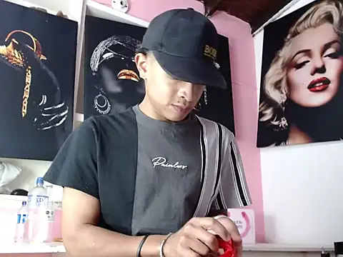 crissex3 online show from February 2026 01:30:01 PM