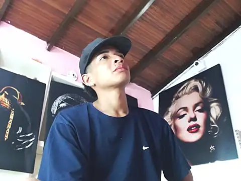 crissex3 online show from February 2026 01:30:01 PM