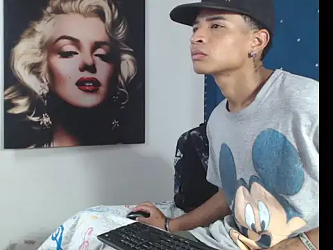 crissex3 online show from March 2026 12:27:02 PM