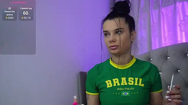 lovely sophia  online show from December 2025 05:45:01 AM