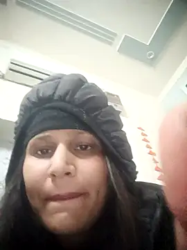 Ariana101 online show from November 2025 07:14:01 PM