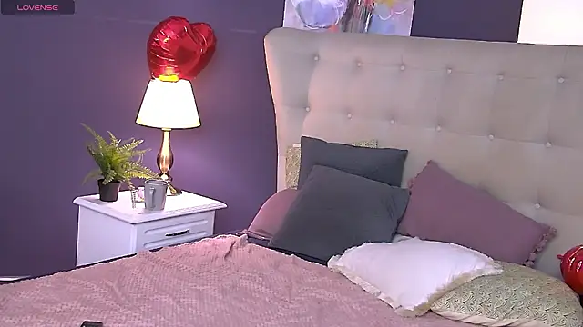 SeniGrandee online show from March 2026 06:47:01 PM