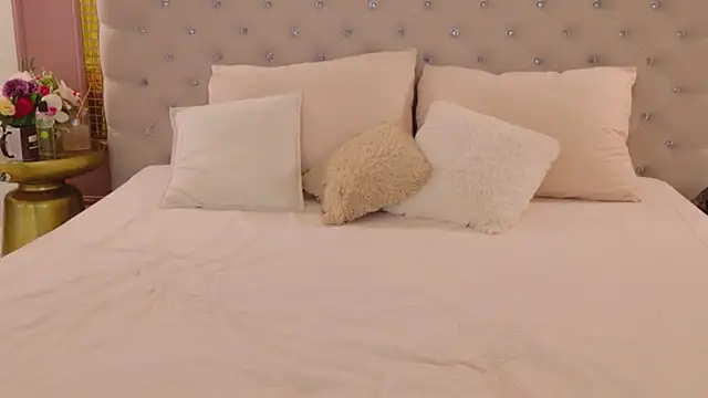 LilyLevine online show from January 2026 05:00:02 AM