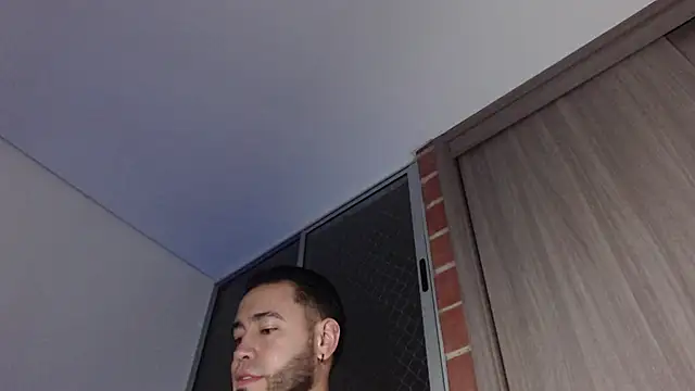 MikeSantoss1 online show from December 2025 01:11:01 AM