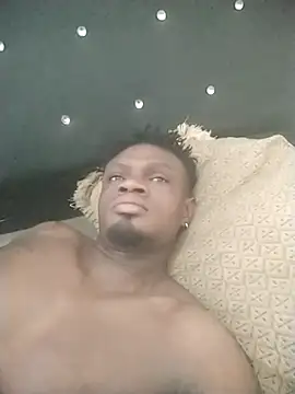 Snapshot of laperson chatting on November 2025 02:29:02 PM laperson online show from November 2025 02:29:02 PM