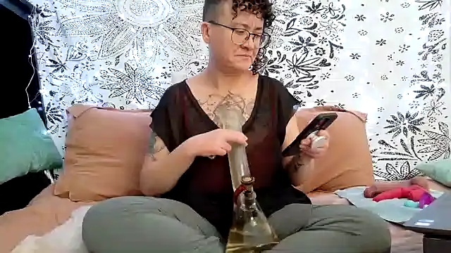 sareberr420 online show from February 2026 03:01:02 PM