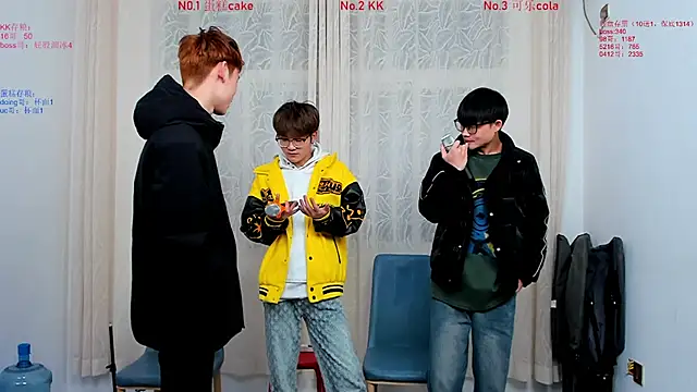 Snapshot of Delicious-boys-001 chatting on December 2025 10:36:02 AM Delicious-boys-001 online show from December 2025 10:36:02 AM