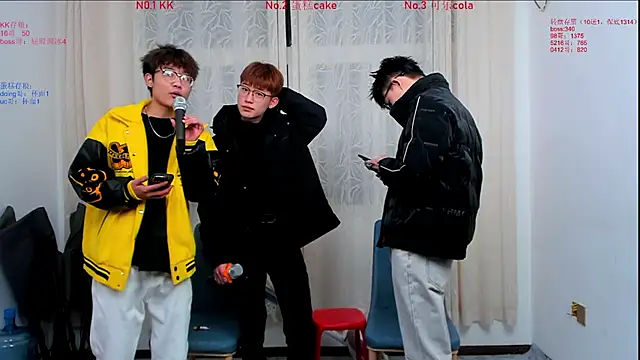 Snapshot of Delicious-boys-001 chatting on November 2025 10:37:02 AM Delicious-boys-001 online show from November 2025 10:37:02 AM