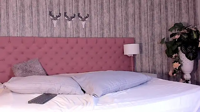 DaimondJohnson online show from December 2025 09:17:02 PM