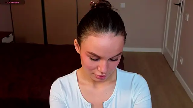 Tiffany Sweetie online show from February 2026 12:07:01 PM