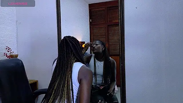 Snapshot of Amy_Brunette chatting on November 2025 05:35:02 PM Amy Brunette online show from November 2025 05:35:02 PM