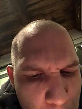 Snapshot of Spielzeugtwink chatting on November 2025 10:32:01 PM Spielzeugtwink online show from November 2025 10:32:01 PM