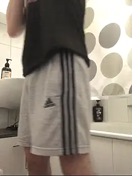 Spielzeugtwink online show from June 2026 09:24:02 PM