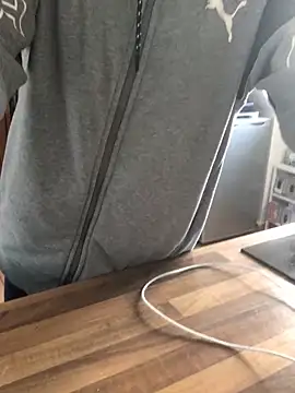 Spielzeugtwink online show from March 2026 04:09:02 PM