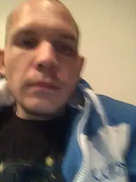 Spielzeugtwink online show from May 2026 09:44:02 PM