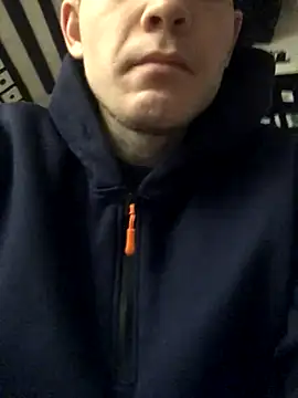 Snapshot of Spielzeugtwink chatting on December 2025 11:38:02 AM Spielzeugtwink online show from December 2025 11:38:02 AM