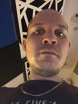 Spielzeugtwink online show from February 2026 02:56:01 AM