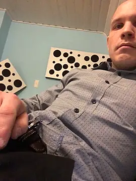 Spielzeugtwink online show from March 2026 07:30:01 PM