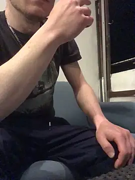 Spielzeugtwink online show from May 2026 10:00:02 PM