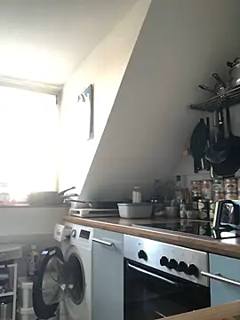 Snapshot of Spielzeugtwink chatting on November 2025 01:10:02 PM Spielzeugtwink online show from November 2025 01:10:02 PM