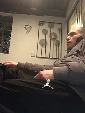 Spielzeugtwink online show from March 2026 07:47:01 PM