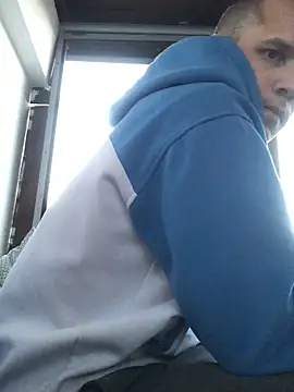 Spielzeugtwink online show from April 2026 06:31:02 PM