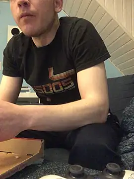 Spielzeugtwink online show from March 2026 09:21:01 PM