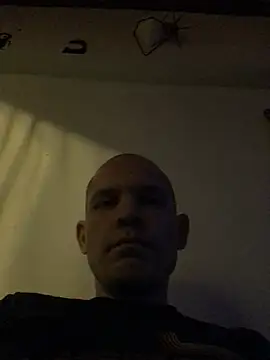 Spielzeugtwink online show from May 2026 08:31:02 PM