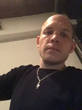 Spielzeugtwink online show from May 2026 11:02:01 PM
