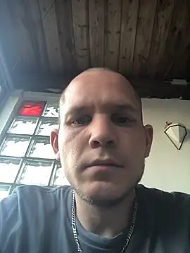 Spielzeugtwink online show from June 2026 07:11:02 PM