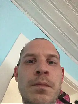 Spielzeugtwink online show from May 2026 06:00:02 PM