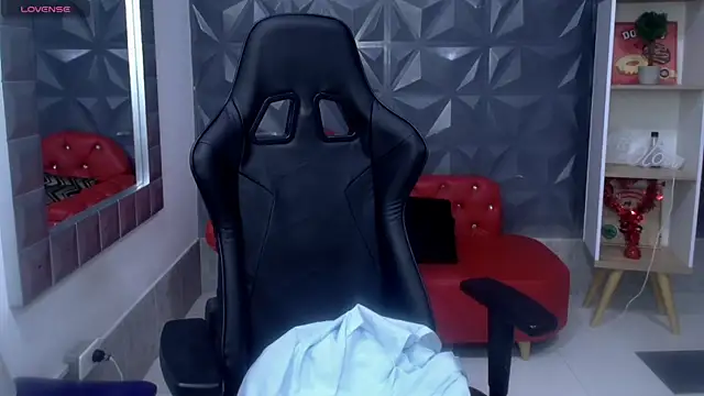 becky lynch 102 online show from November 2025 05:12:02 PM