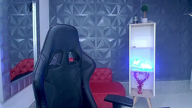 becky lynch 102 online show from February 2026 07:48:01 PM