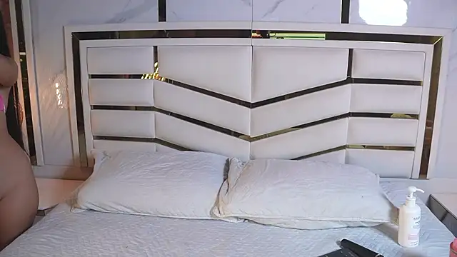 luciana agudelo online show from March 2026 07:21:01 PM