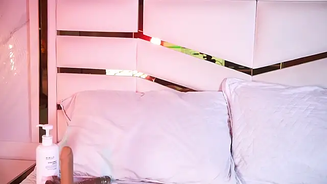 Snapshot of luciana_agudelo chatting on February 2026 07:37:01 PM luciana agudelo online show from February 2026 07:37:01 PM