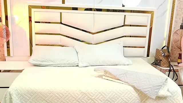 luciana agudelo online show from November 2025 07:14:02 PM