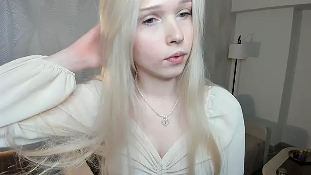 CherrylHolme online show from November 2025 08:20:01 PM