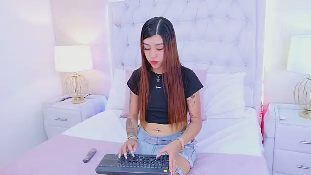 ViolettFrosst online show from December 2025 07:26:01 PM