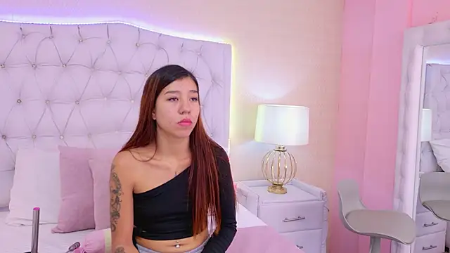 ViolettFrosst online show from December 2025 06:24:01 PM