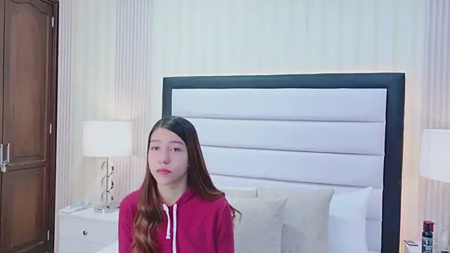 ViolettFrosst online show from December 2025 07:31:01 PM