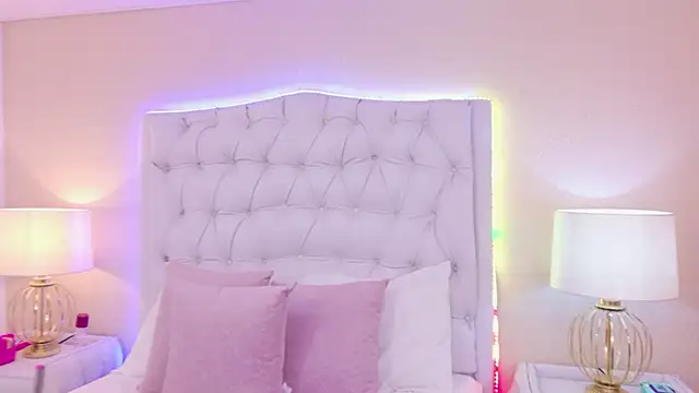 ViolettFrosst online show from December 2025 03:36:02 PM