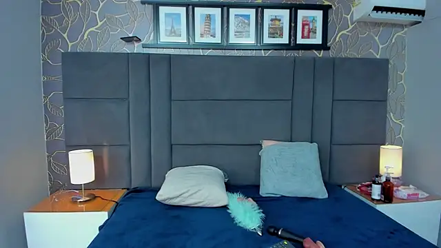 monserrat cutte online show from December 2025 03:55:01 AM