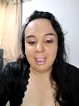 Ivonne 17 online show from November 2025 05:24:02 PM