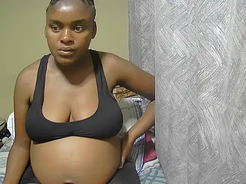 PregiiCaramellxx online show from November 2025 05:02:01 PM