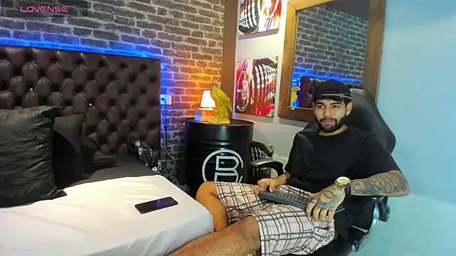 Jesuss77  online show from November 2025 02:38:01 PM