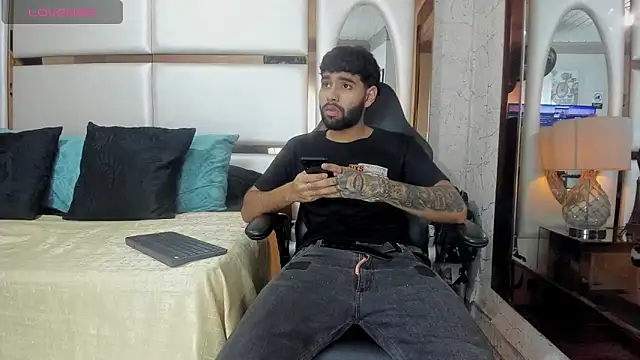 Jesuss77  online show from November 2025 02:28:02 PM